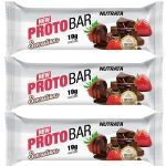 Kit 3X Barra Proto Bar - 1 Unidade de 70g Chocolate Meio Amargo com Recheio de Morango - Nutrata